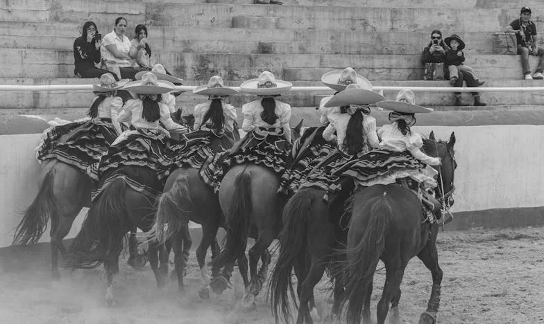 Fiul meu vrea să se căsătorească cu vecina – povestea unei mame care nu poate accepta alegerea copilului ei