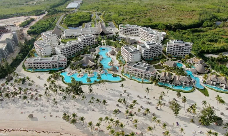 Între două focuri: Povestea Mirelei, fiica respinsă