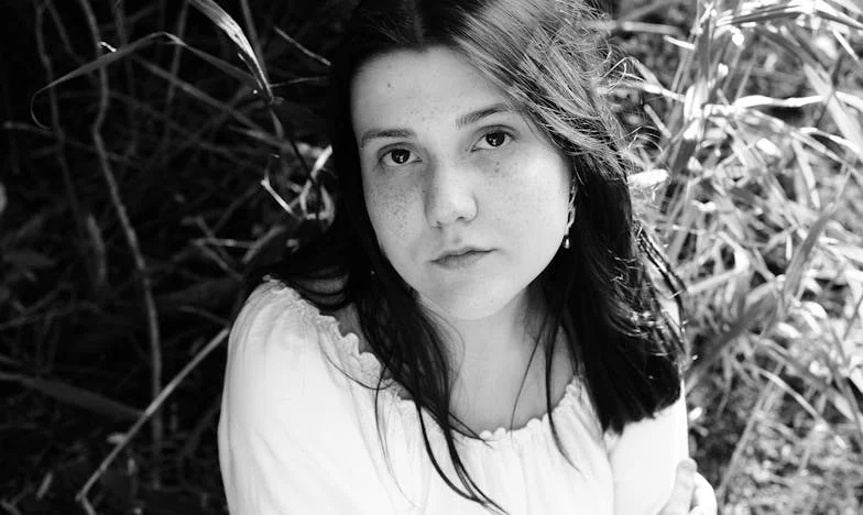 Între Tăcere și Înțelegere: Lupta Mea de a-mi Regăsi Fiica