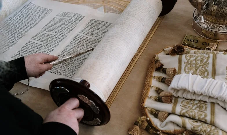 „Nu trebuie să sufăr din cauza crizei financiare a părinților tăi” – Povestea unei familii românești la granița dintre iubire și egoism