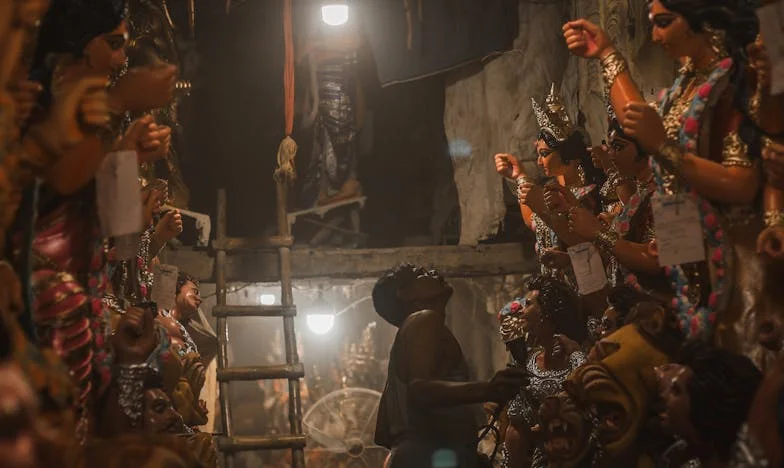 Sub Microscopul Mamei: Punctul de Rupere