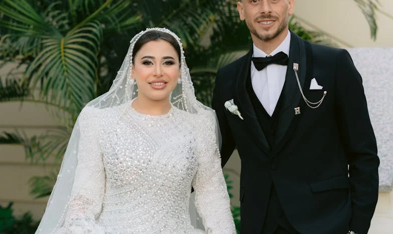 Banii lor, viața mea: Povestea unei fiice care nu a fost niciodată destul de bună