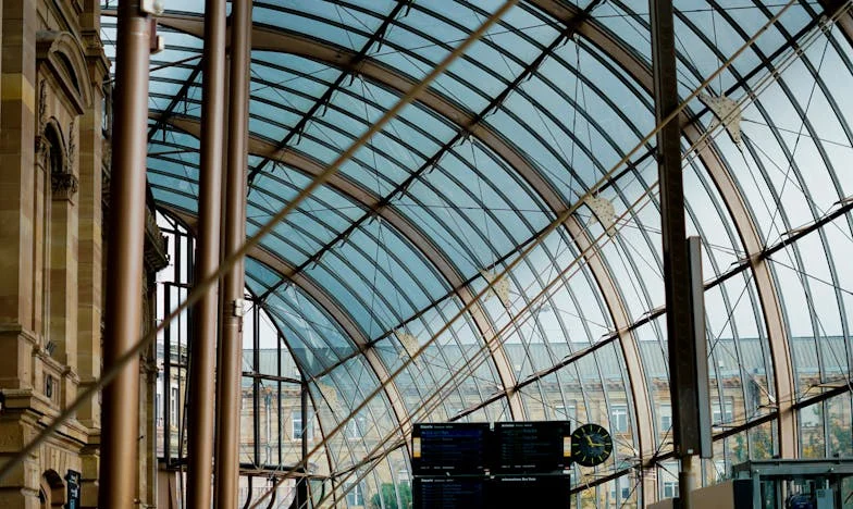 Când viața se naște între cratițe: Povestea unei mame care și-a pierdut vocea