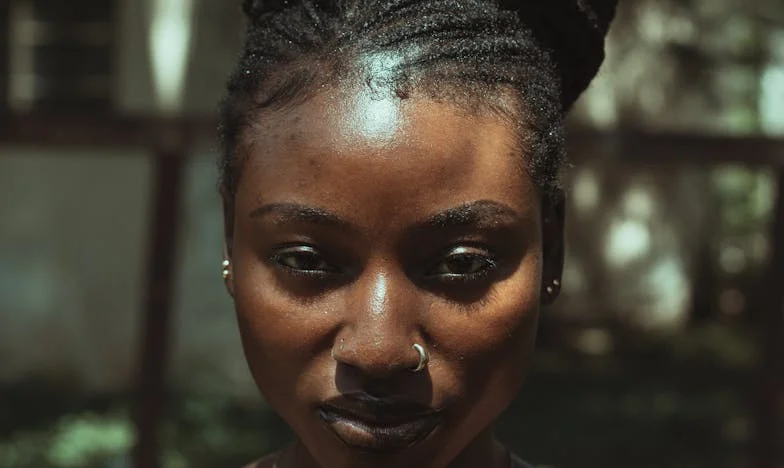 Ce va spune familia dacă află că de ziua mea fug de acasă? – Răzvrătirea unei profesoare de limba română împotriva așteptărilor familiale