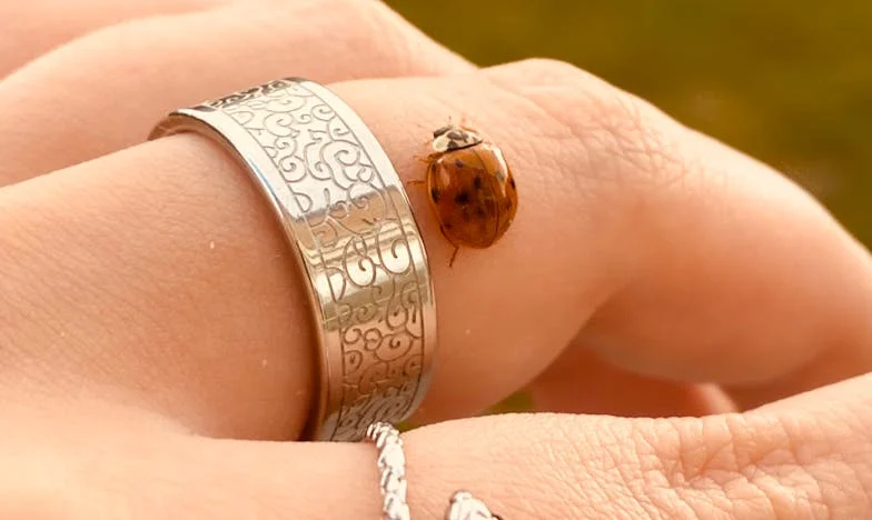 „Doar câteva zile, mamă...” – Povestea unei bunici care și-a regăsit viața în ochii nepotului său