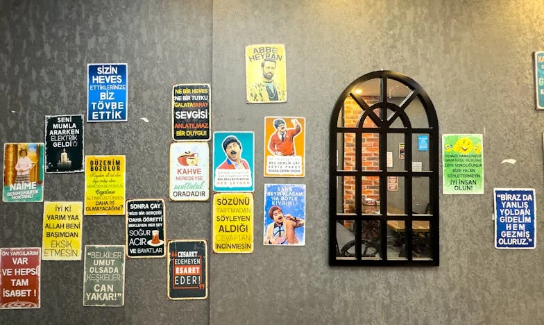 „Îmi pare rău, dar de azi și ea locuiește cu noi…” – Povestea unei familii românești despre limite, sacrificiu și regăsire