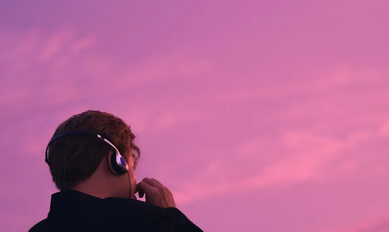 Străini în casa mea – Povestea unei trădări și a regăsirii de sine