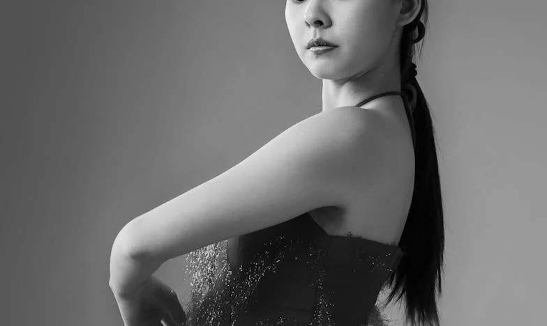 Sub același acoperiș: Povestea unei surori uitate