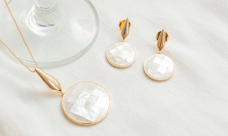 Umbra din spatele fericirii: Povestea unei mame și a gemenilor ei