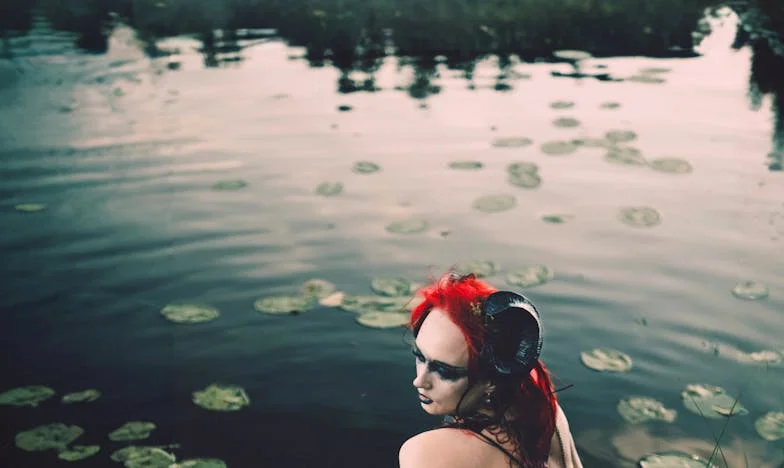 Când soacra vine, liniștea pleacă – Povestea unei fiice care a spus „Ajunge!”