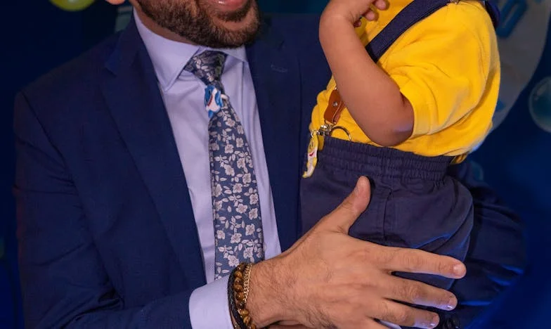 „Când vei lua pensia, rămân cu tine”: Povestea unei bunici și a nepotului său