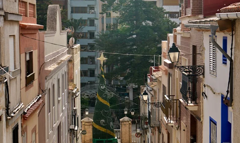 Între Zidurile Recile ale Casei Mamei-Soacre: Povestea Mea de Supraviețuire