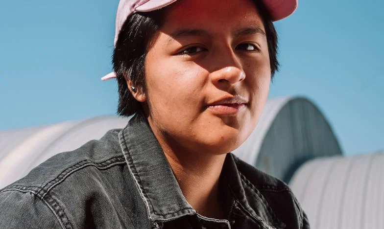 Lumina care arde în vânt: O viață între trădare și iertare