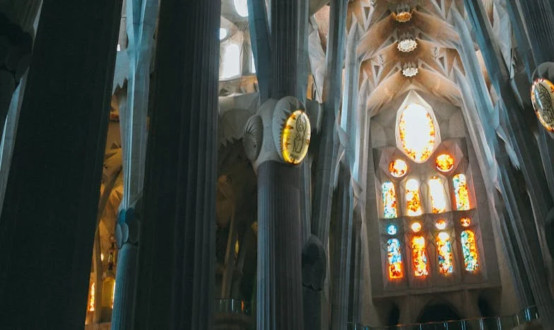 „Mâine vă faceți bagajele și plecați” – Povestea unei mame românce care a ales, în sfârșit, pe ea însăși