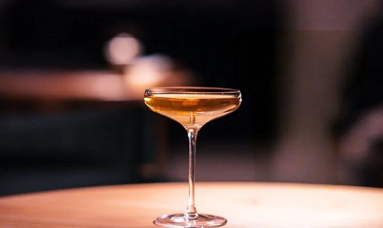 Nu fugi de tine însăți, Ema! – Povestea unei mirese care și-a regăsit vocea