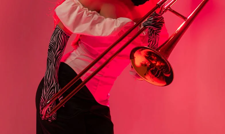 Sub Același Acoperiș cu Un Tirănos: Povestea Unei Femei Care Nu S-a Lăsat Învinsă