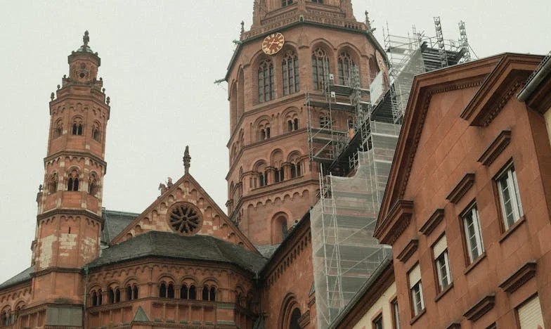 Umbra mamei: Când dragostea devine posesivitate