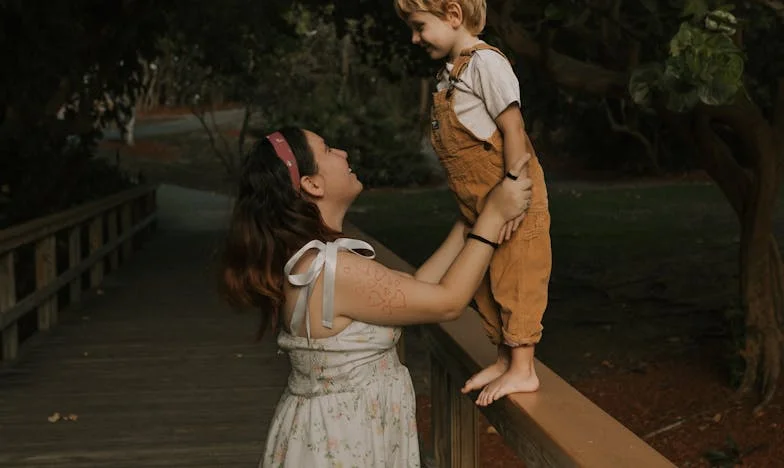 Când casa devine câmp de luptă: Povestea unei nurori în România de azi