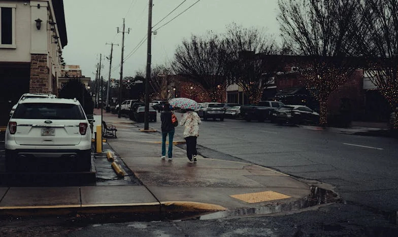 Încă o cameră pentru mama-soacră? Povestea unei case și a unei alegeri imposibile