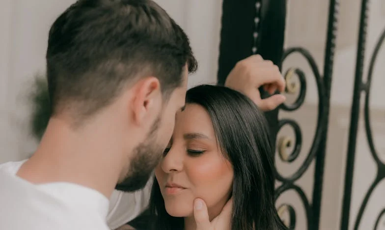 Între dragostea pentru bunicul și răceala bunicii: Povestea unei nepoate din București