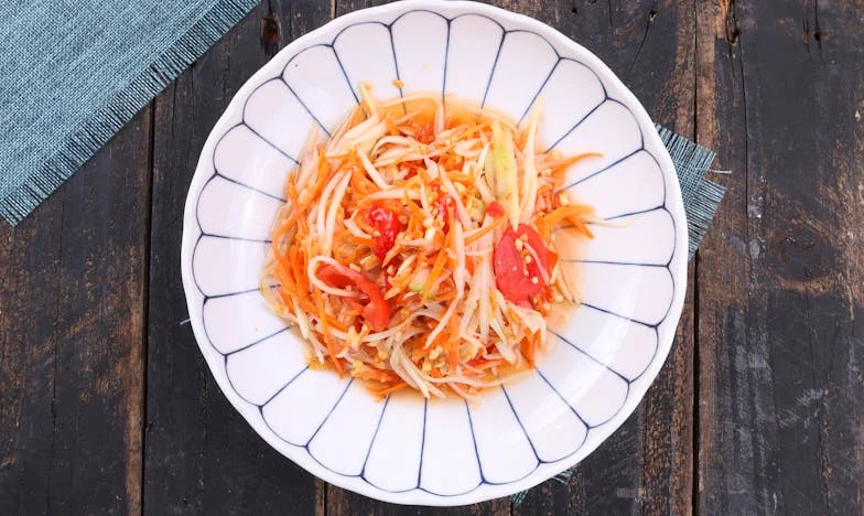 „Mama nu e bolnavă, doar vrea să ne despartă” – Povestea unei nurori românce între adevăr și sacrificiu