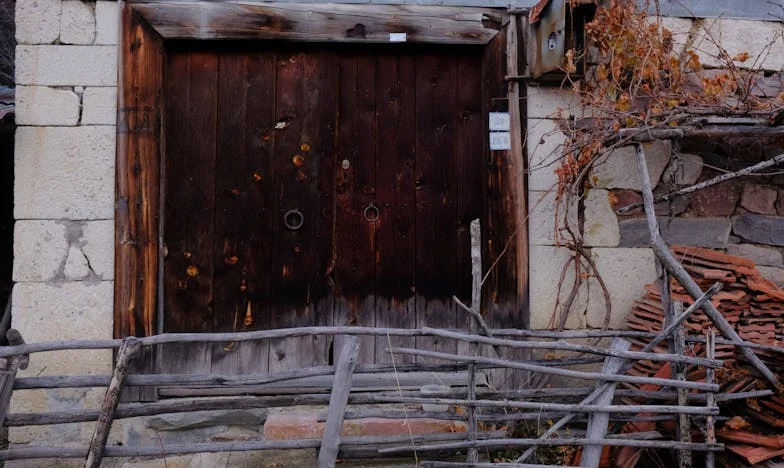 „Să vii cu copiii, dar să nu uiți portofelul” – Vara în care am aflat adevărul despre familia mea