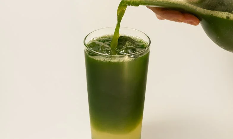 Un ceas de liniște și o voce la telefon: Povestea mea despre singurătate și curaj