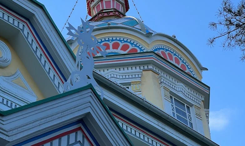 Uși închise: Povestea unei mame din București