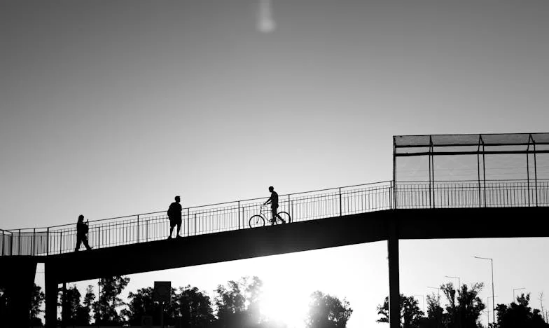 „Voi vă bucurați de viață, iar noi ne zbatem în datorii” – Mărturisirea unei pensionare din România