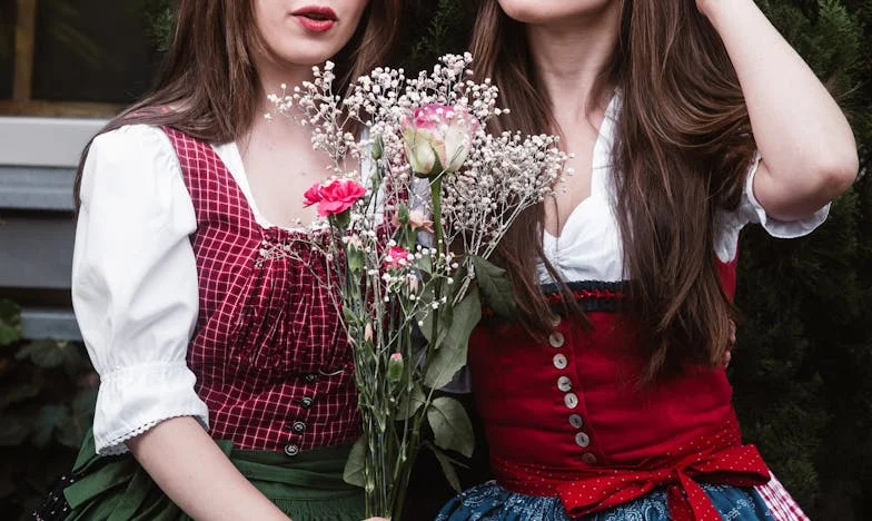 Zidul Invizibil al Banilor: Povestea Unei Familii Împărțite între Dragoste și Aparențe