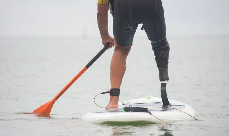 Am aruncat lucrurile fiului meu pe ușă – și abia atunci am simțit că trăiesc