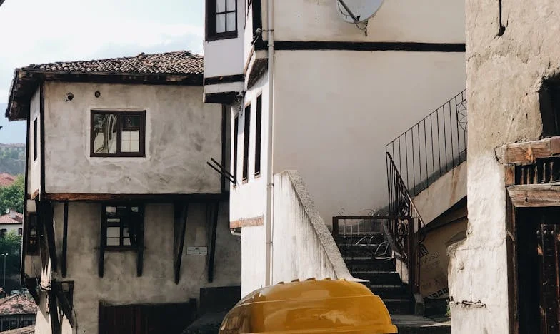 Două mame, două vieți, un singur suflet frânt