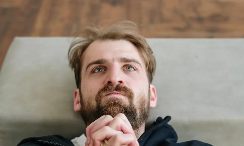 Douăzeci de ani împreună, apoi singură: fața neașteptată a alinării