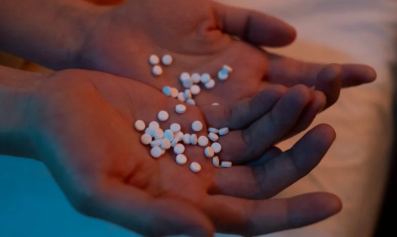 „Dragă, sunt la Constanța, iar copiii sunt la mama. Te rog, iartă-mă și încearcă să înțelegi!” – Confesiunea unei mame epuizate