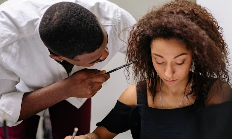 Fiul meu vrea să se căsătorească cu vecina – povestea unei mame care nu poate accepta alegerea copilului său