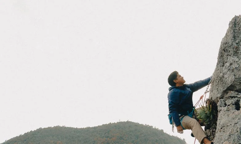 Între două lumi: Povestea unei mame singure din București