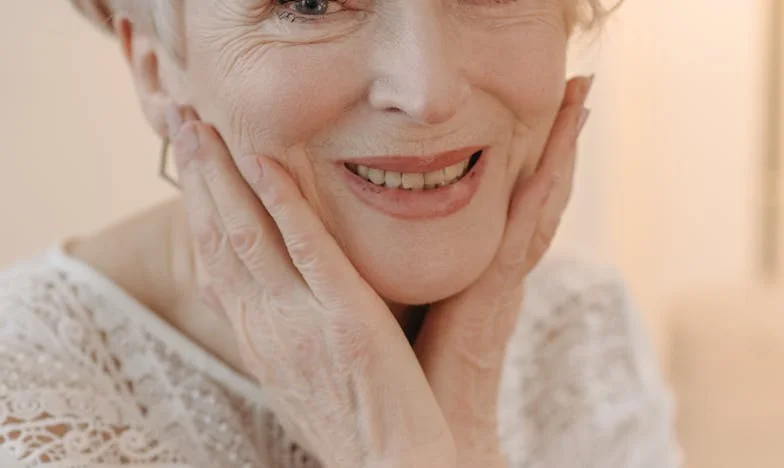 M-a dat afară cu copilul în brațe și mi-a spus: „Fără mine n-o să reziști nici o lună”. Un an mai târziu, am preluat afacerea lui – povestea care mi-a schimbat viața pentru totdeauna