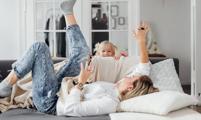 Sub același acoperiș, fără libertate: Povestea mea despre curaj și regăsire