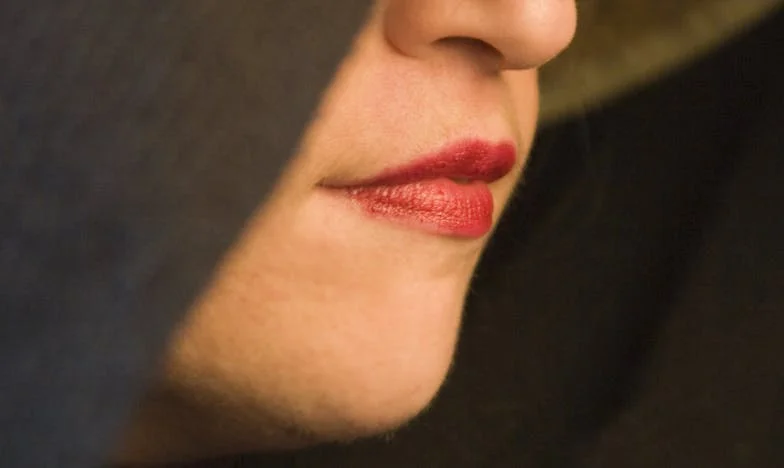 „Acesta nu mai e căminul nostru” – când mama a transformat casa într-un câmp de luptă