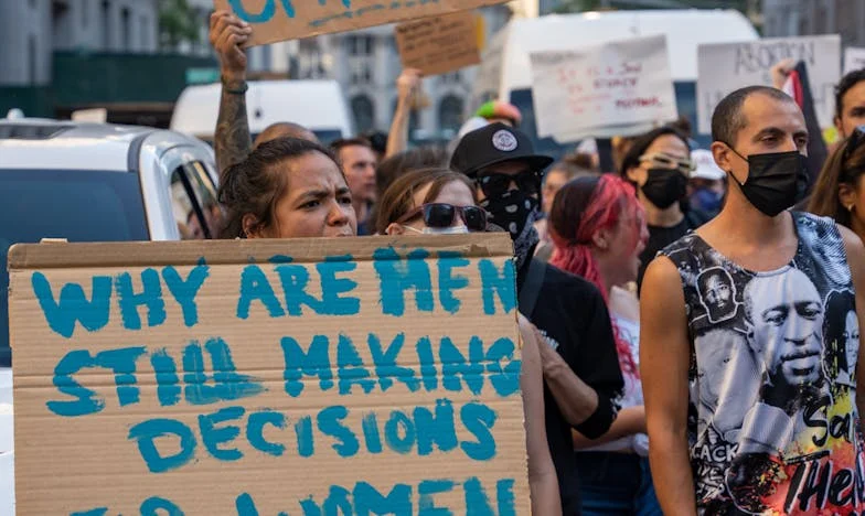 Am iubit fiul, dar m-am căsătorit cu tatăl lui: Povestea mea și prețul iubirii interzise