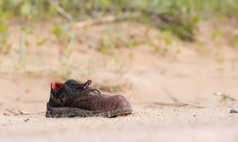 Cum am ajuns să-mi salvez sora din brațele iubirii sufocante a mamei mele