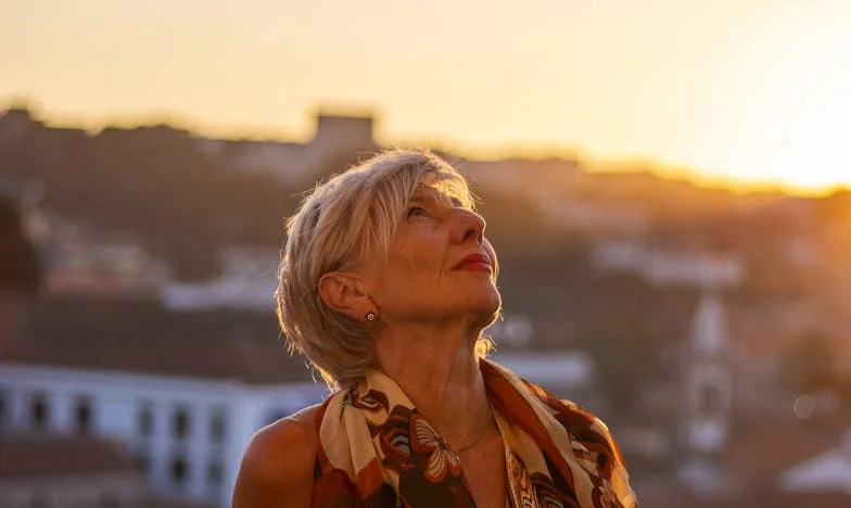 „Dacă nu vrei să stai la masă cu familia mea, doar gătește și pune masa, apoi pleacă!” – Lupta mea pentru respect într-o familie românească