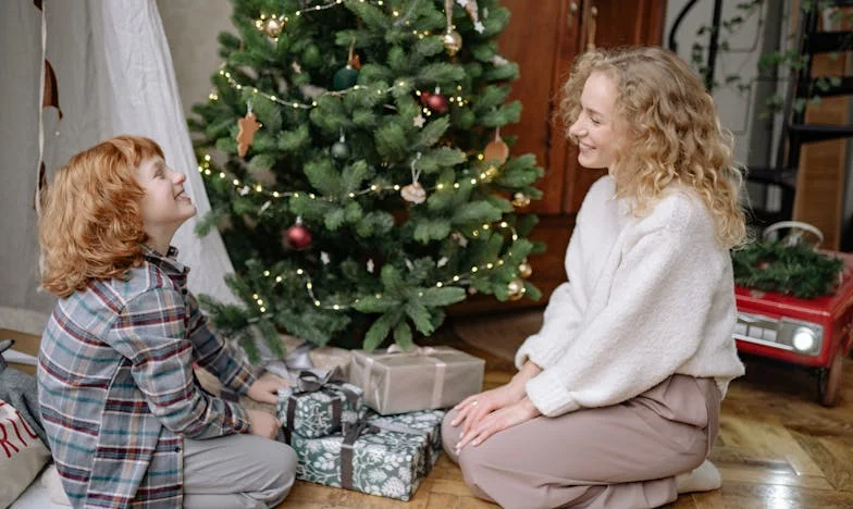 Ei mănâncă delicatese, noi mâncăm terci: Unde e dreptatea? Povestea unei familii împărțite între două lumi