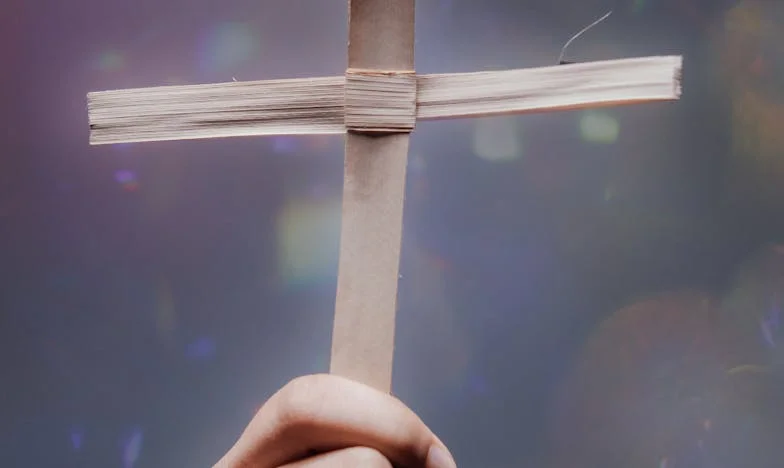 Între două case: Când lucrurile mele nu-mi mai aparțin – confesiunea unei mame din București