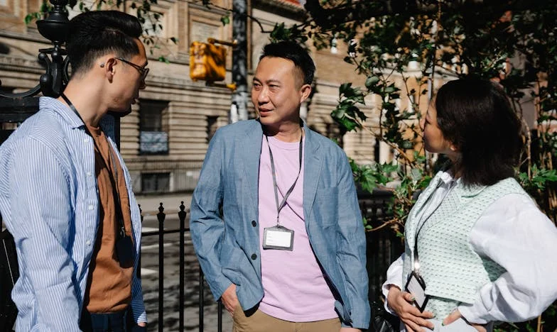 „M-a lăsat cu copilul și datorii, dar mama lui vrea să mă împac cu el. Povestea mea de supraviețuire și curaj”