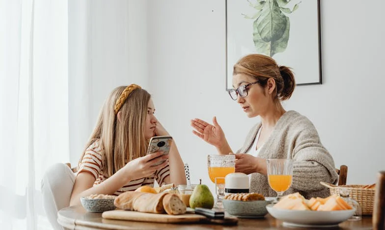 Nora mea mă acuză că îmi răsfăț câinii, în timp ce copiii ei nu au fructe proaspete