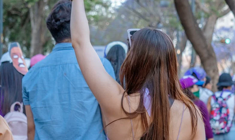 „Nu ești destul de bun, Vlad!” – Povestea mea despre lupta cu așteptările familiei și regăsirea propriei voci