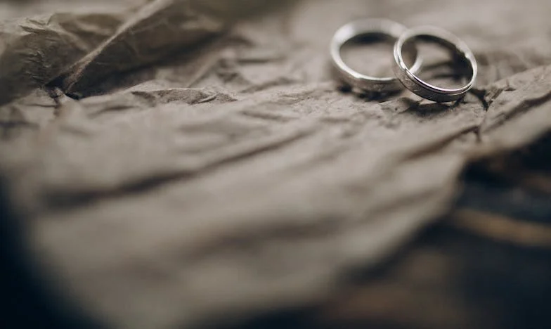 Al treilea copil, a treia rană: Când dragostea nu mai e de ajuns