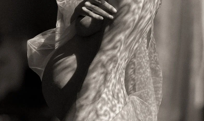 Când trecutul bate la ușă: Povestea fiicei pierdute și a mântuirii unei familii