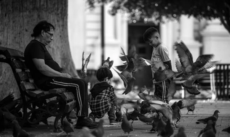 Între datorie și epuizare: Povestea mea cu mama